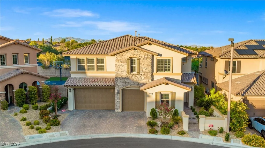 724 Step Beach, Las Vegas, NV 89138