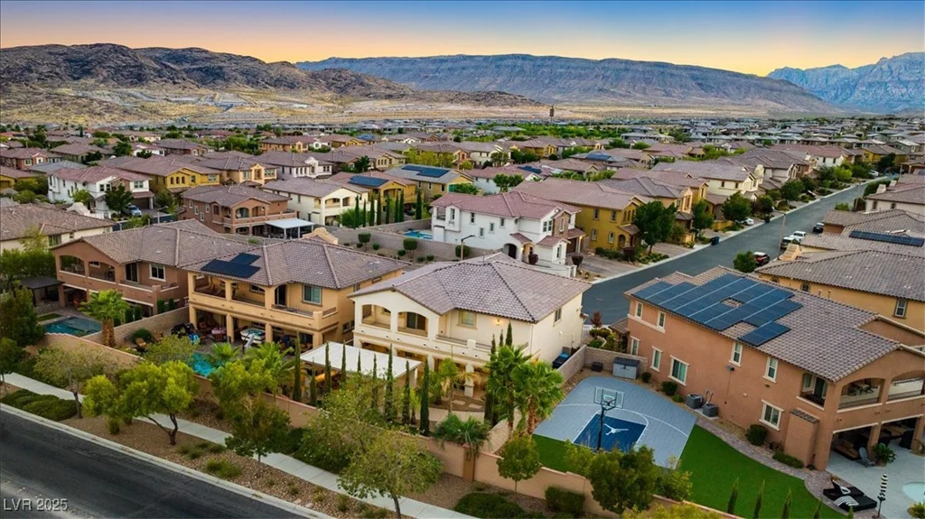 724 Step Beach, Las Vegas, NV 89138
