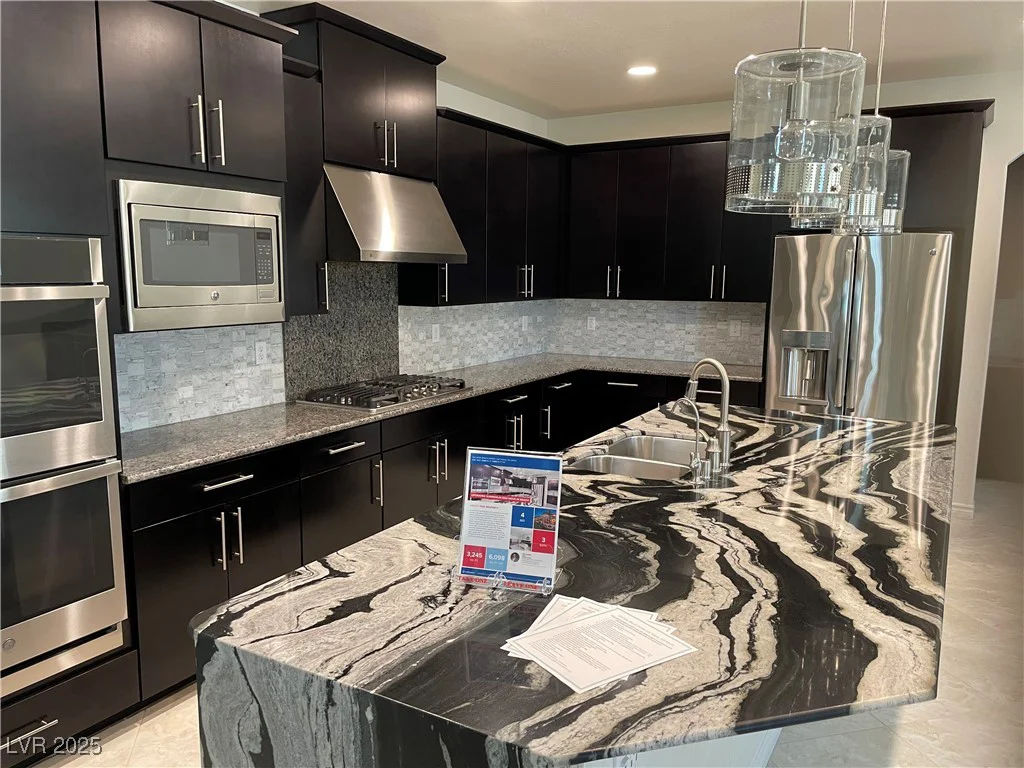 724 Step Beach, Las Vegas, NV 89138