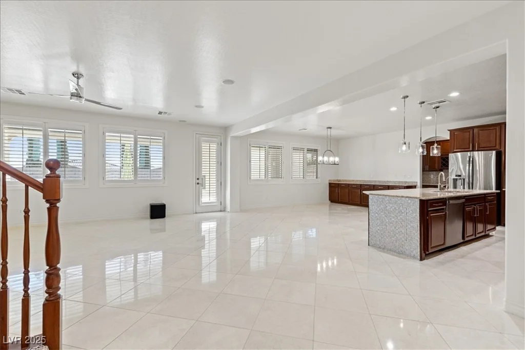 12219 Crystal Shore, Las Vegas, NV 89138