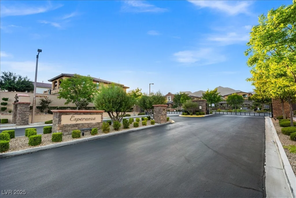 12219 Crystal Shore, Las Vegas, NV 89138