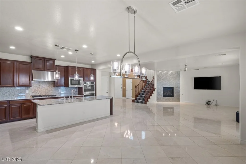 12219 Crystal Shore, Las Vegas, NV 89138