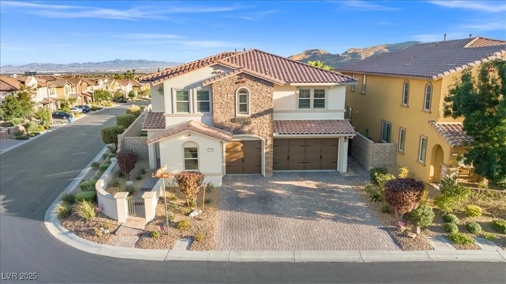12219 Crystal Shore, Las Vegas, NV 89138