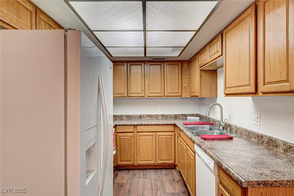 6641 Silverstream, Las Vegas, NV 89107