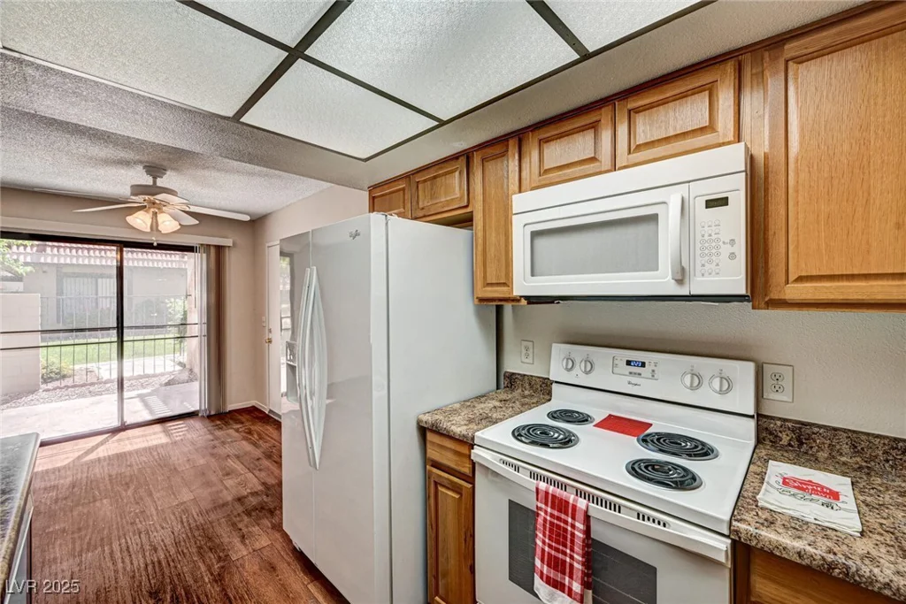 6641 Silverstream, Las Vegas, NV 89107