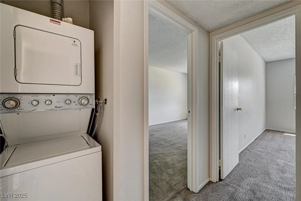 6641 Silverstream, Las Vegas, NV 89107