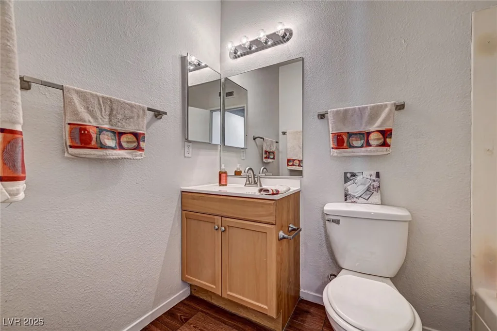 6641 Silverstream, Las Vegas, NV 89107