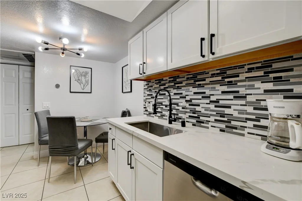4200 Valley View, Las Vegas, NV 89103