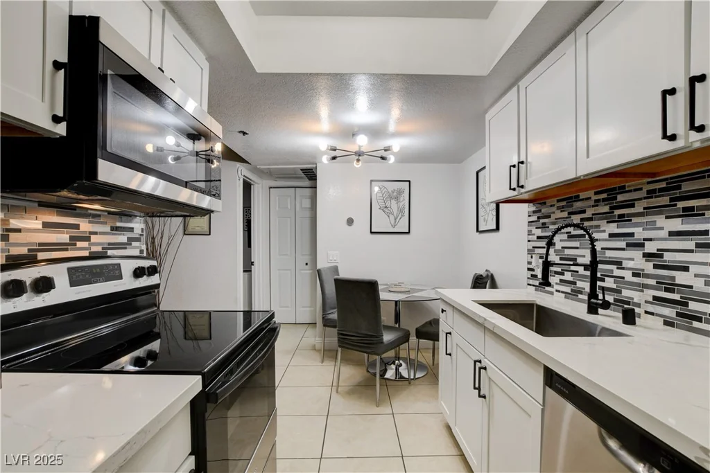 4200 Valley View, Las Vegas, NV 89103