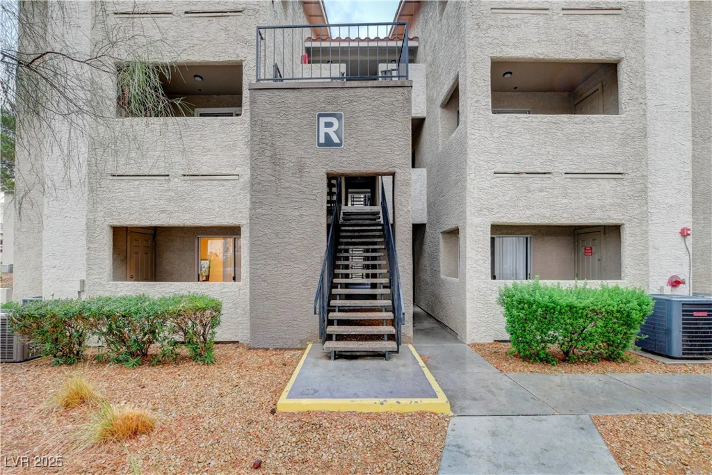 4200 Valley View, Las Vegas, NV 89103
