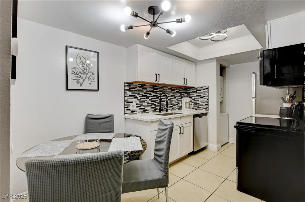 4200 Valley View, Las Vegas, NV 89103