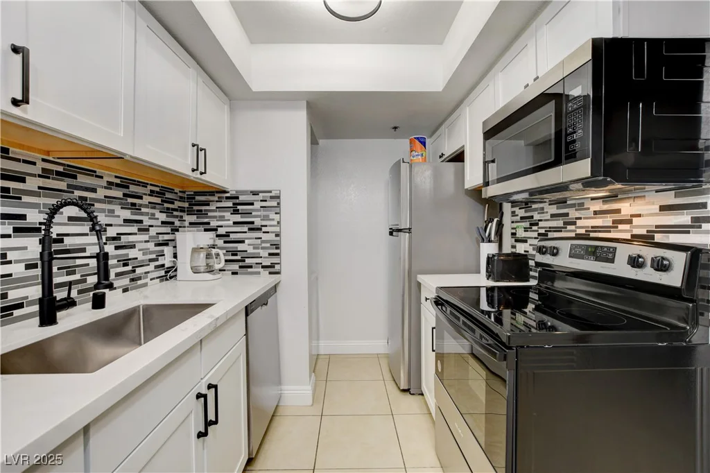 4200 Valley View, Las Vegas, NV 89103