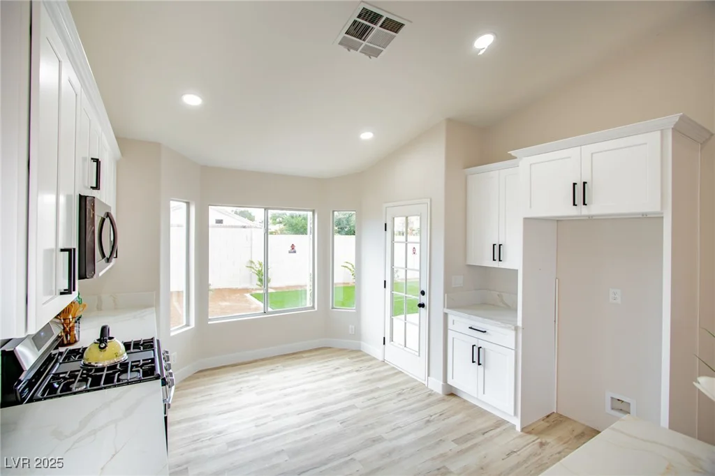6124 Desert Haven, Las Vegas, NV 89130