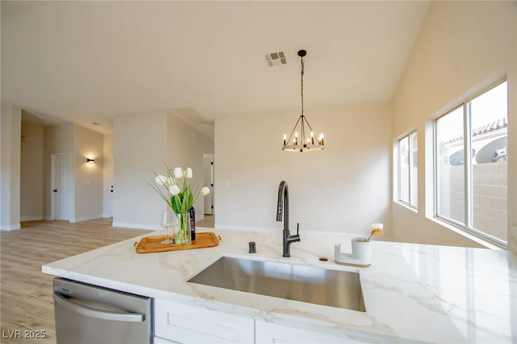 6124 Desert Haven, Las Vegas, NV 89130