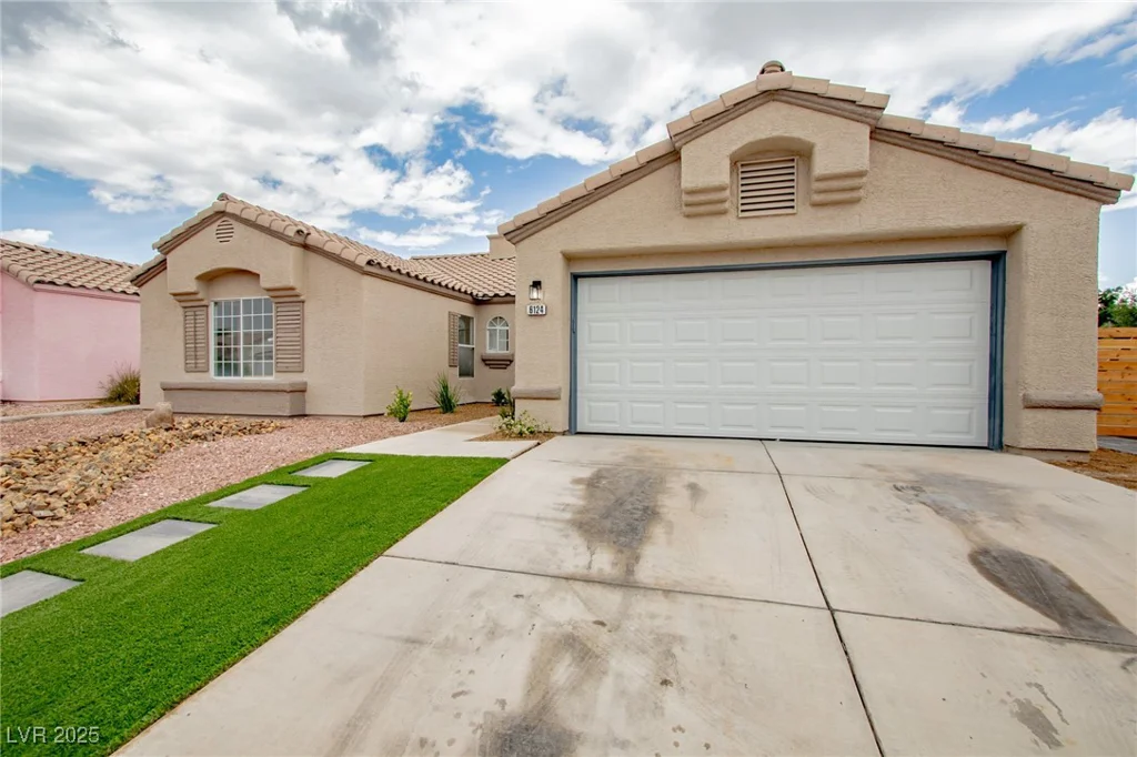6124 Desert Haven, Las Vegas, NV 89130
