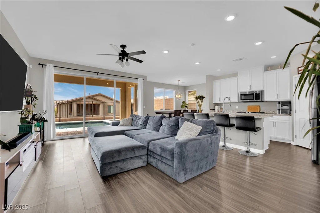 12341 Ferry Glide, Las Vegas, NV 89138