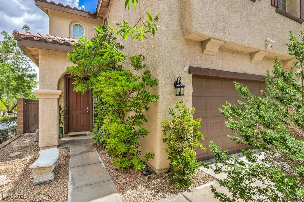 10294 Running Falls, Las Vegas, NV 89178