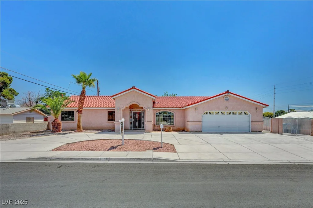 2398 Lamont, Las Vegas, NV 89104