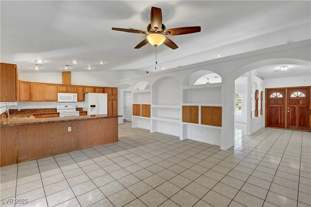 2398 Lamont, Las Vegas, NV 89104