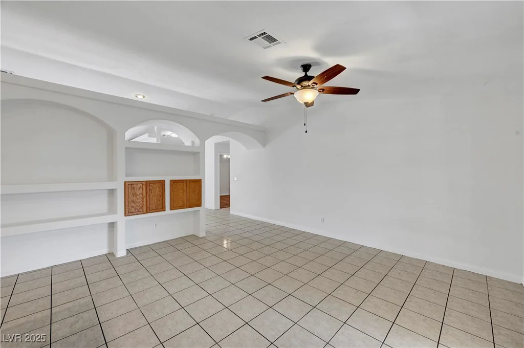 2398 Lamont, Las Vegas, NV 89104