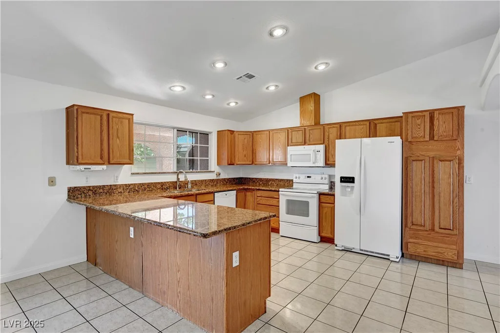 2398 Lamont, Las Vegas, NV 89104