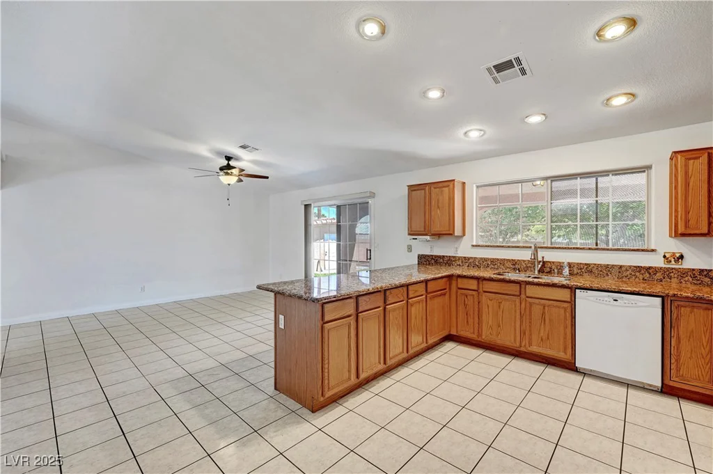 2398 Lamont, Las Vegas, NV 89104