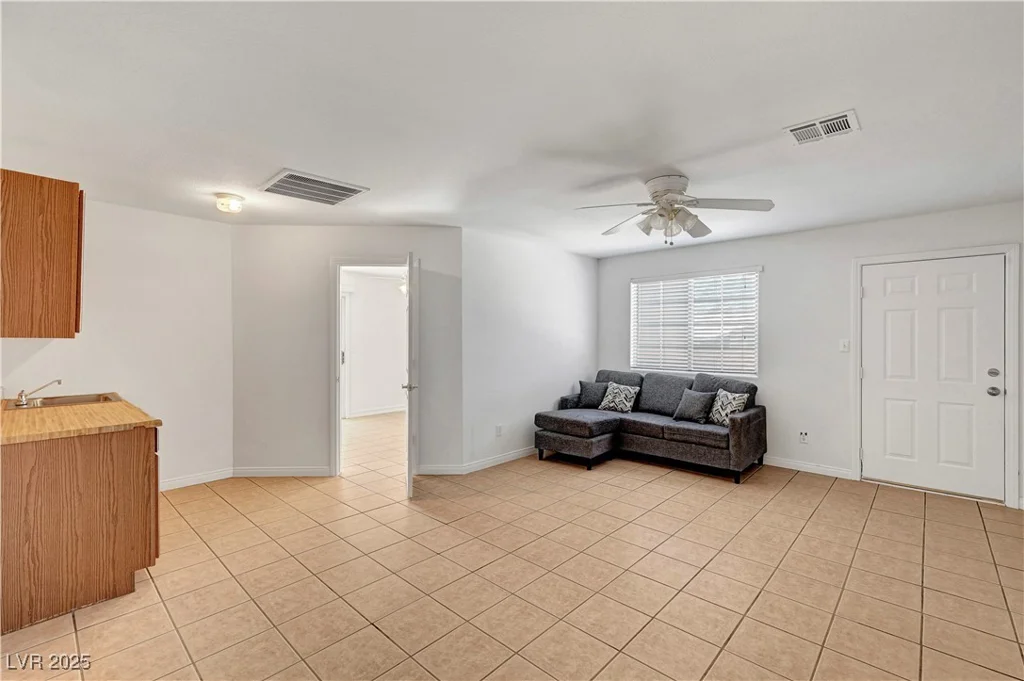 2398 Lamont, Las Vegas, NV 89104