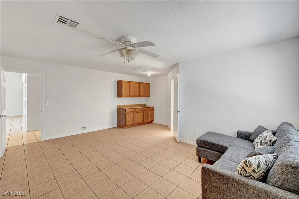 2398 Lamont, Las Vegas, NV 89104