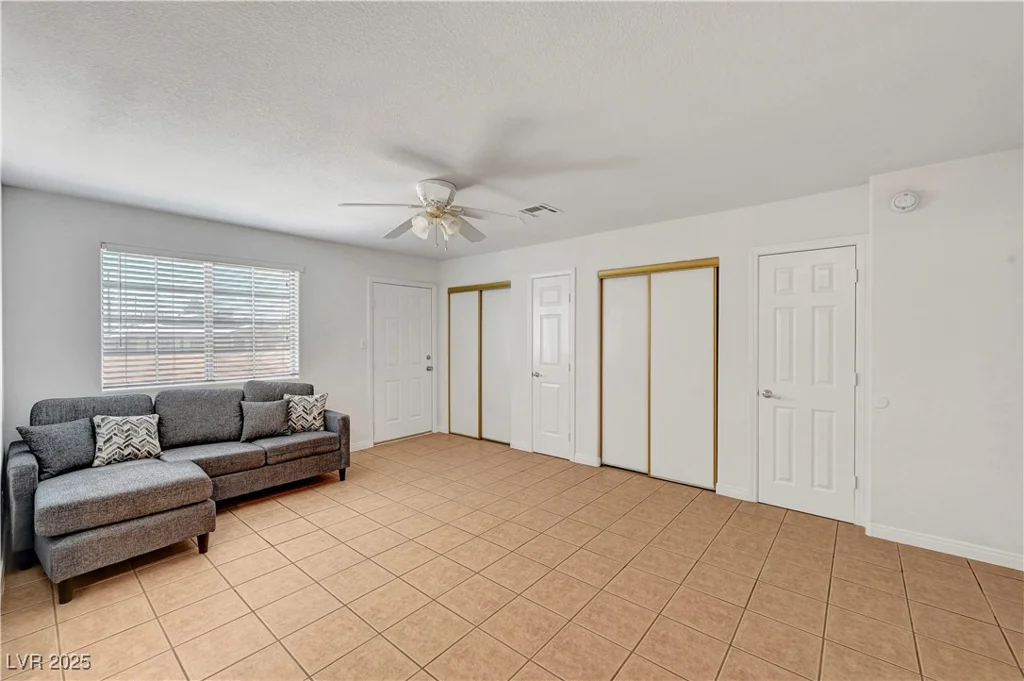 2398 Lamont, Las Vegas, NV 89104