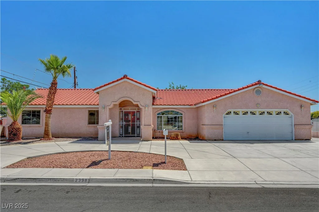 2398 Lamont, Las Vegas, NV 89104