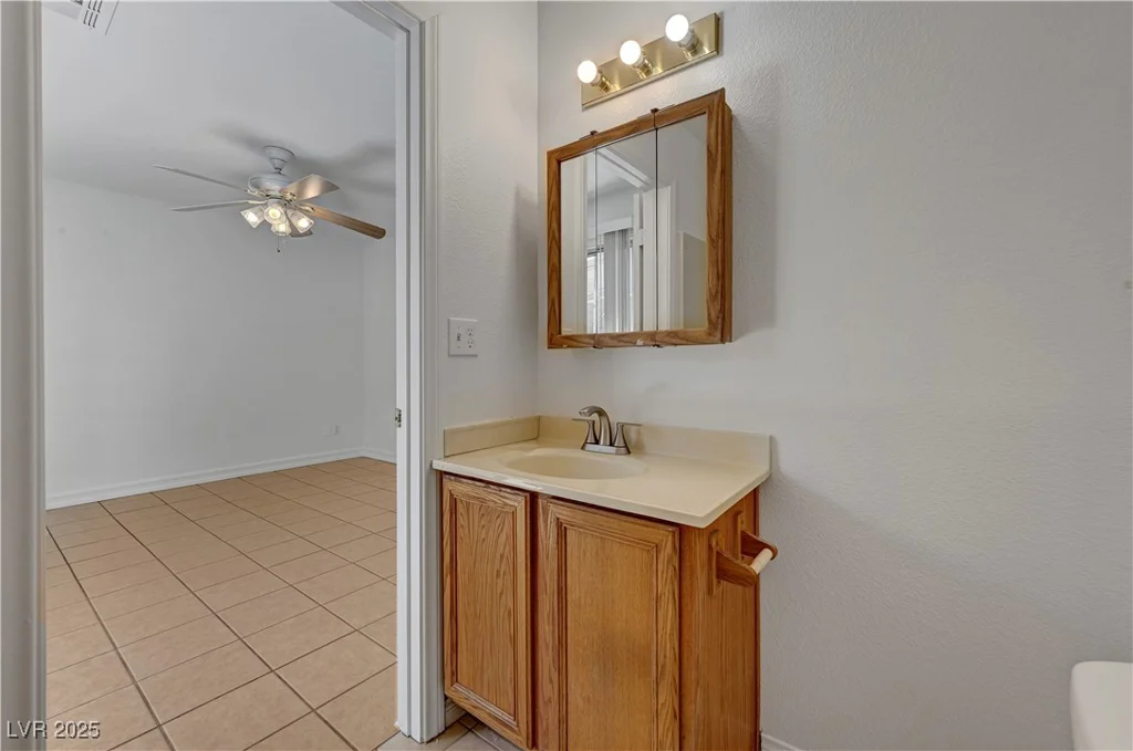 2398 Lamont, Las Vegas, NV 89104