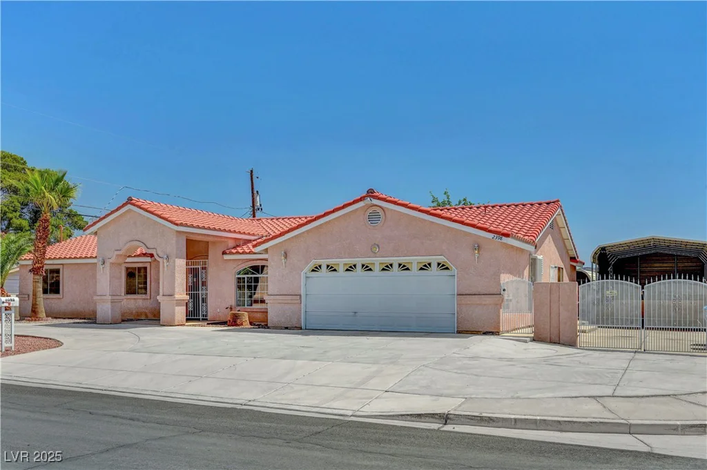 2398 Lamont, Las Vegas, NV 89104