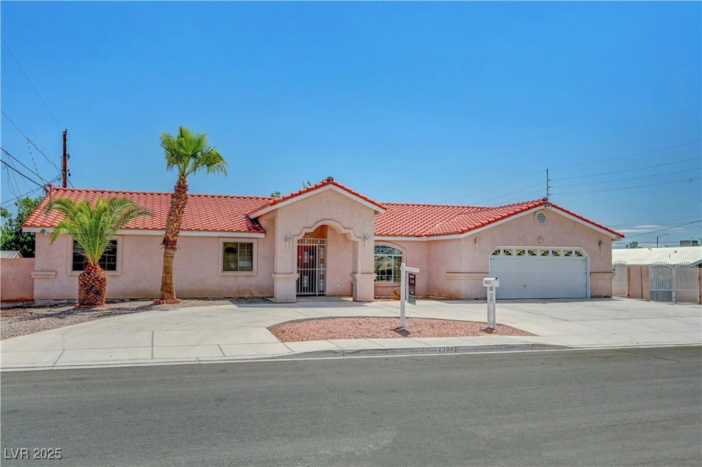 2398 Lamont, Las Vegas, NV 89104