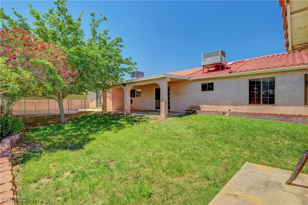 2398 Lamont, Las Vegas, NV 89104