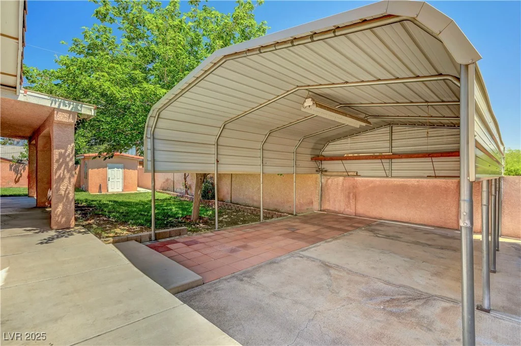2398 Lamont, Las Vegas, NV 89104