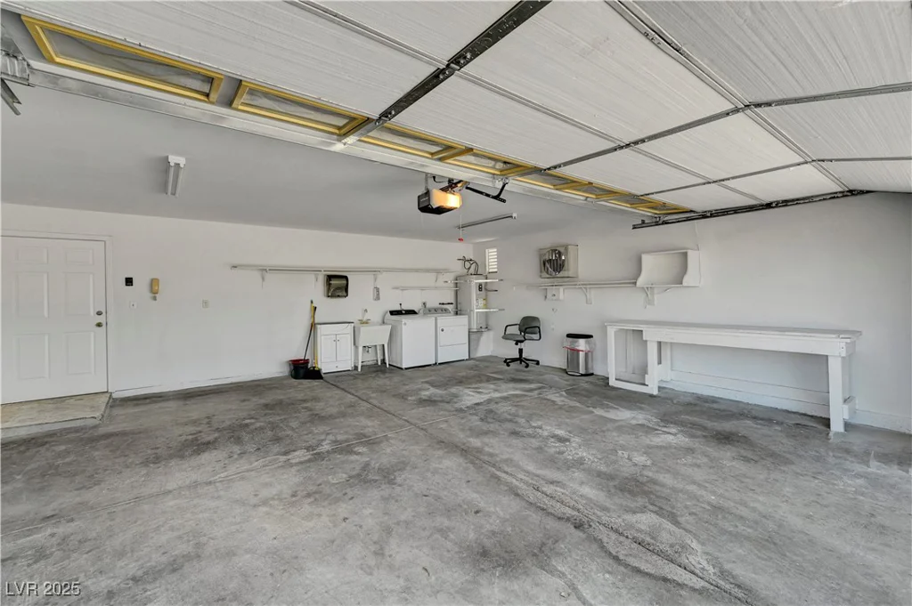 2398 Lamont, Las Vegas, NV 89104