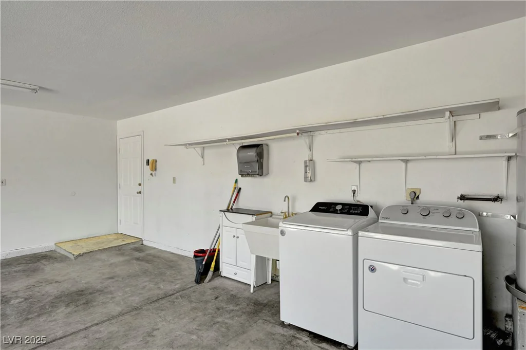 2398 Lamont, Las Vegas, NV 89104