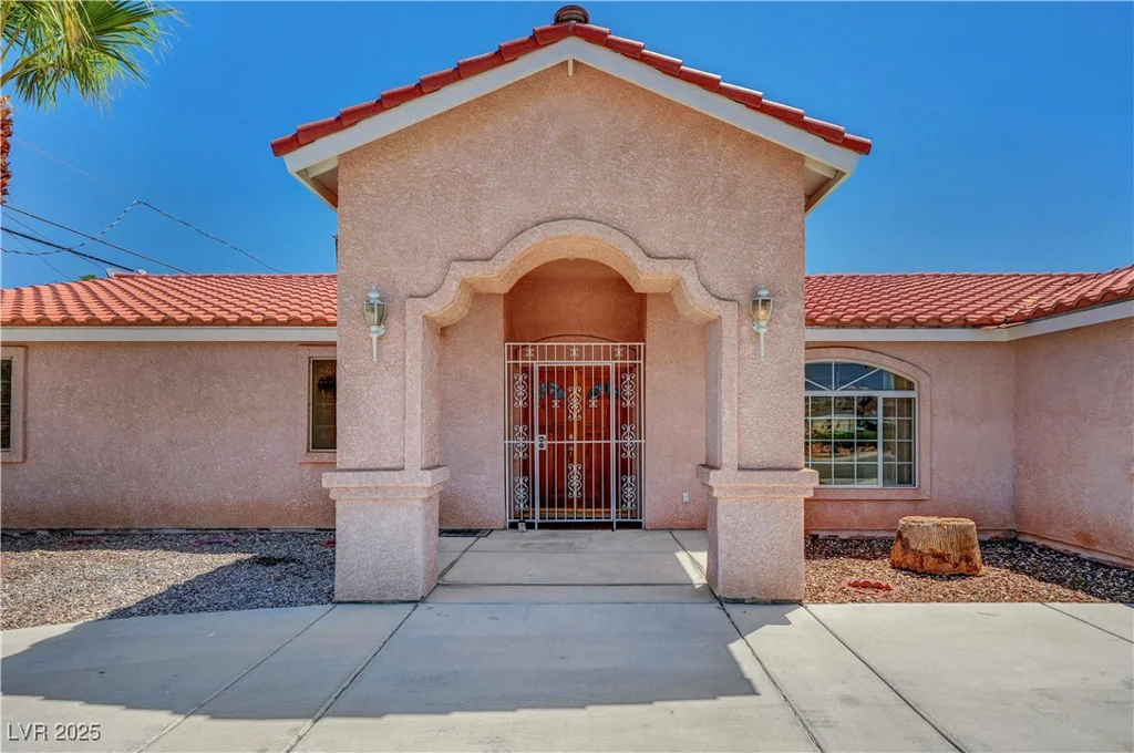 2398 Lamont, Las Vegas, NV 89104