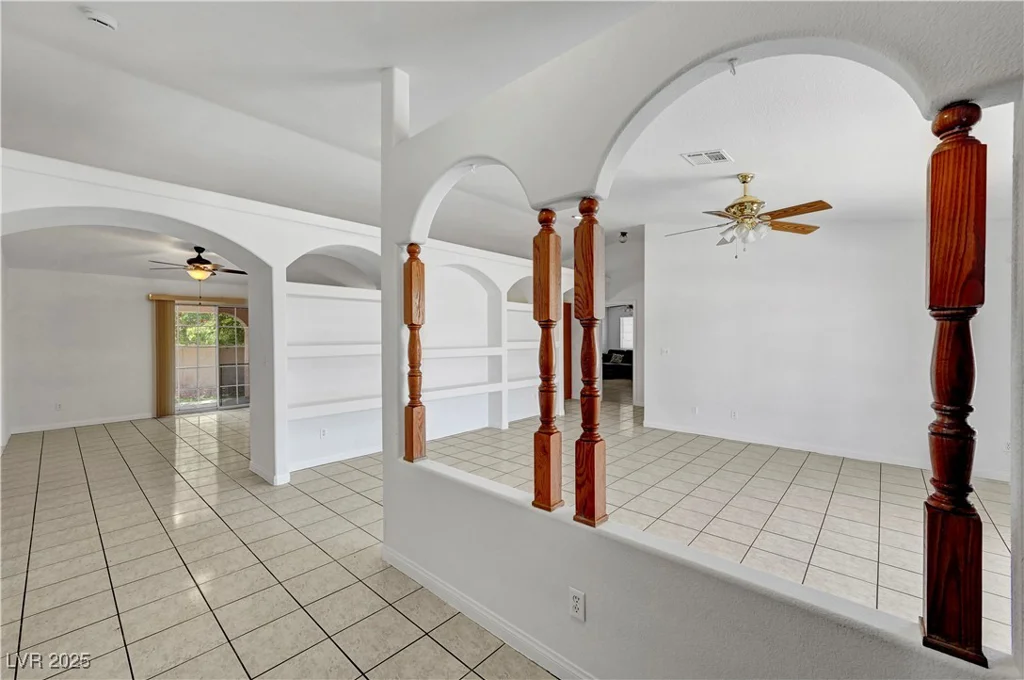 2398 Lamont, Las Vegas, NV 89104