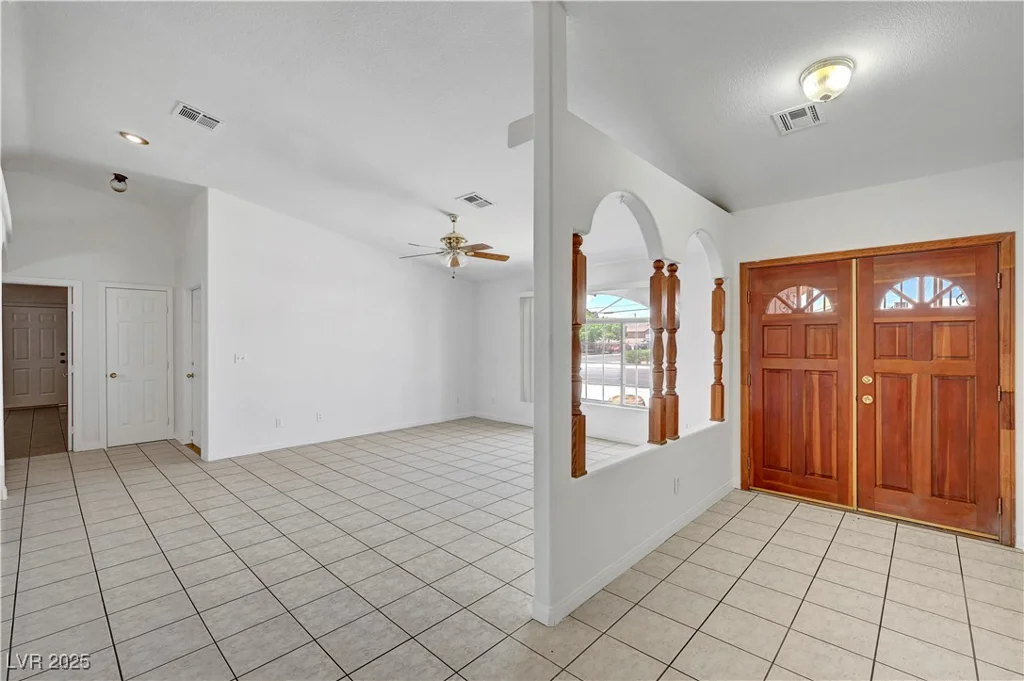 2398 Lamont, Las Vegas, NV 89104