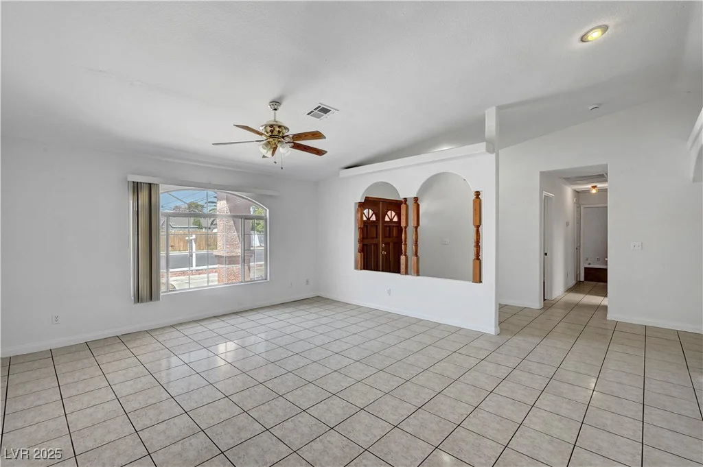 2398 Lamont, Las Vegas, NV 89104
