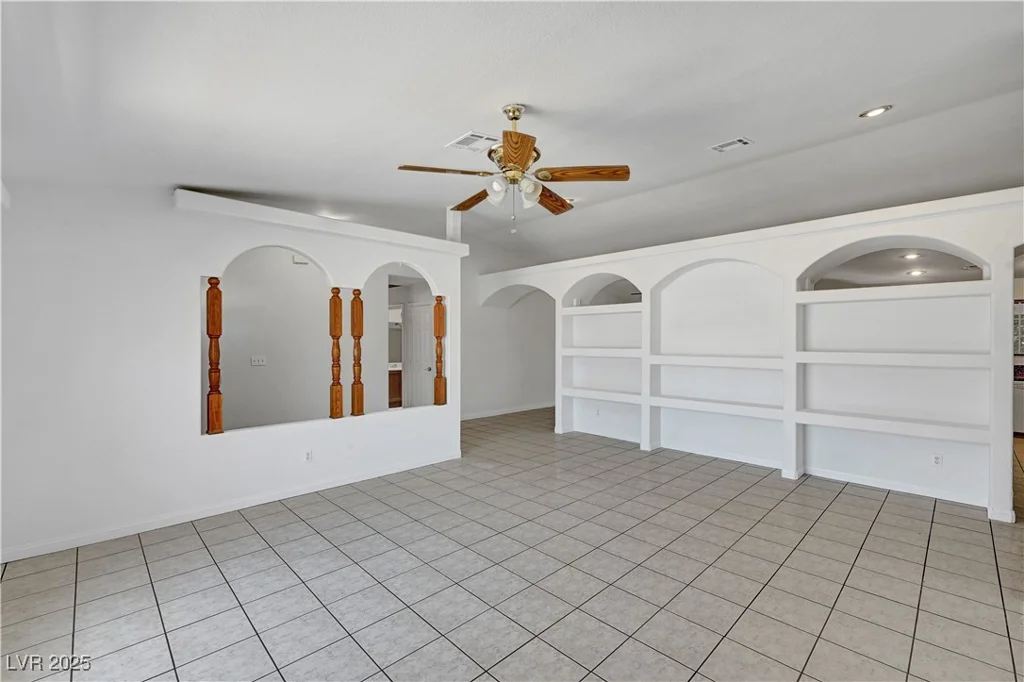 2398 Lamont, Las Vegas, NV 89104