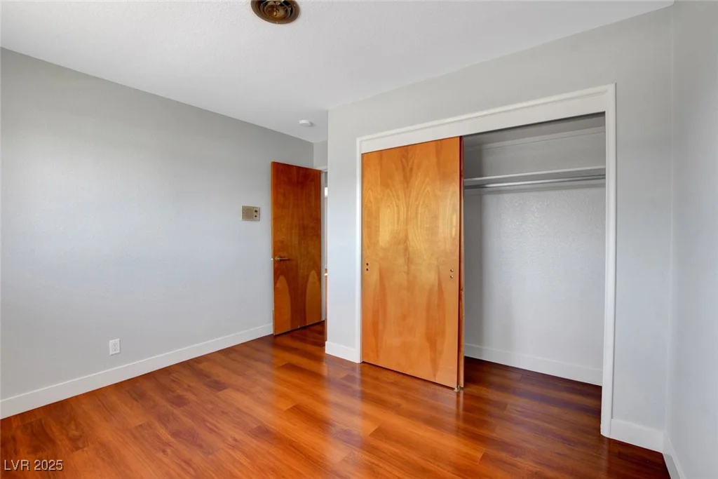 819 Bracken, Las Vegas, NV 89104