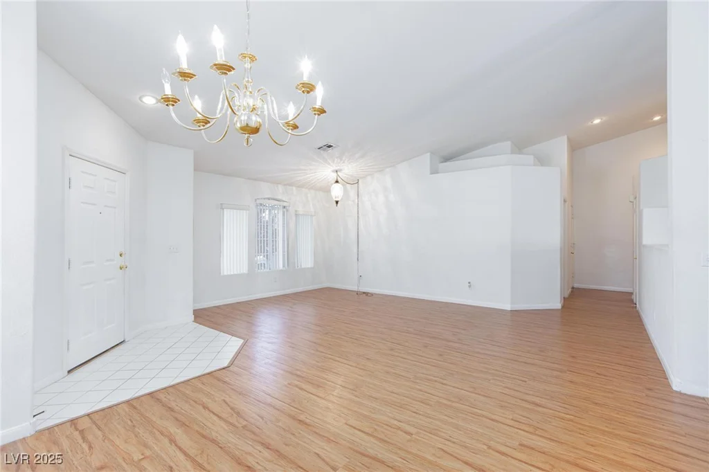 9091 Viking, Las Vegas, NV 89147