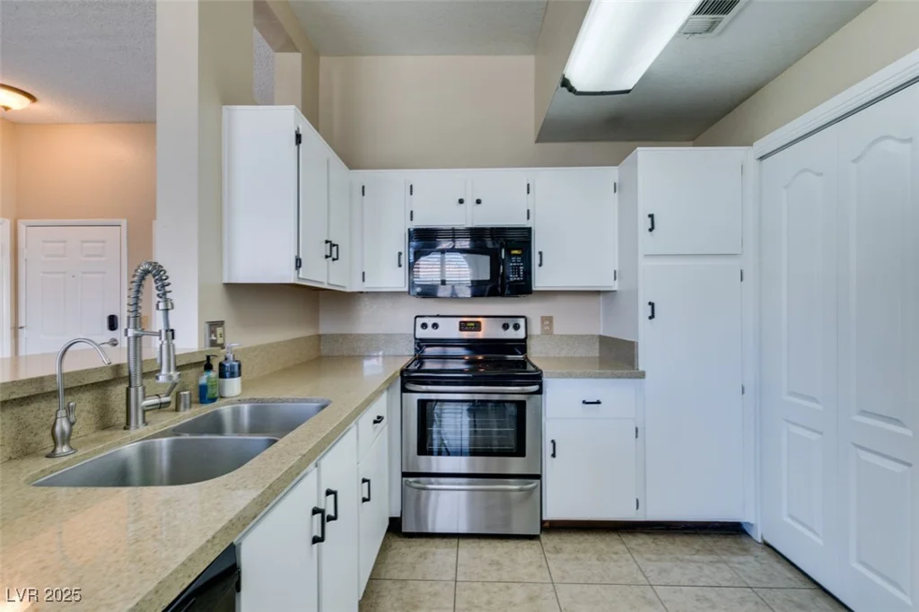 3150 Soft Breezes, Las Vegas, NV 89128
