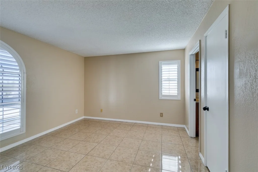 3150 Soft Breezes, Las Vegas, NV 89128