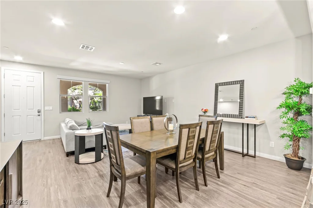 160 Lomita Heights, Las Vegas, NV 89138