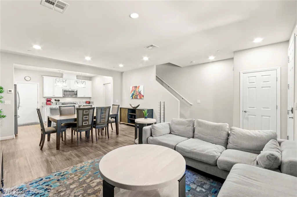 160 Lomita Heights, Las Vegas, NV 89138