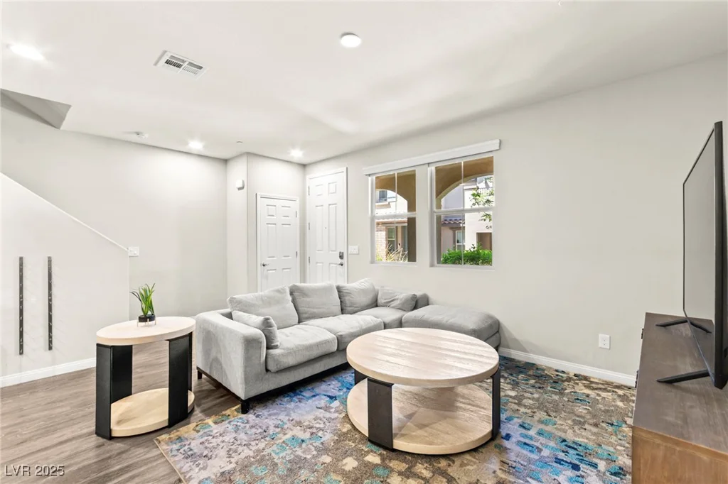 160 Lomita Heights, Las Vegas, NV 89138