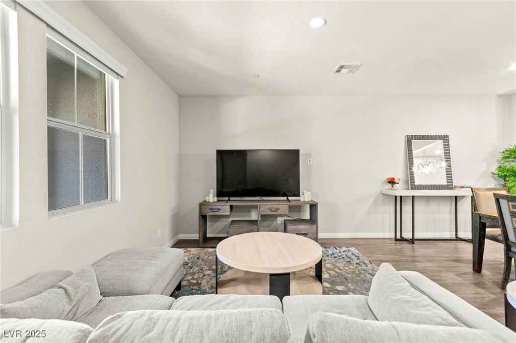 160 Lomita Heights, Las Vegas, NV 89138